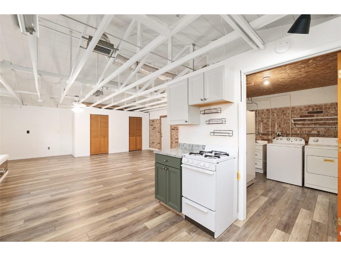 630 NW 34th Street Gainesville FL 32607 GC534777 image48