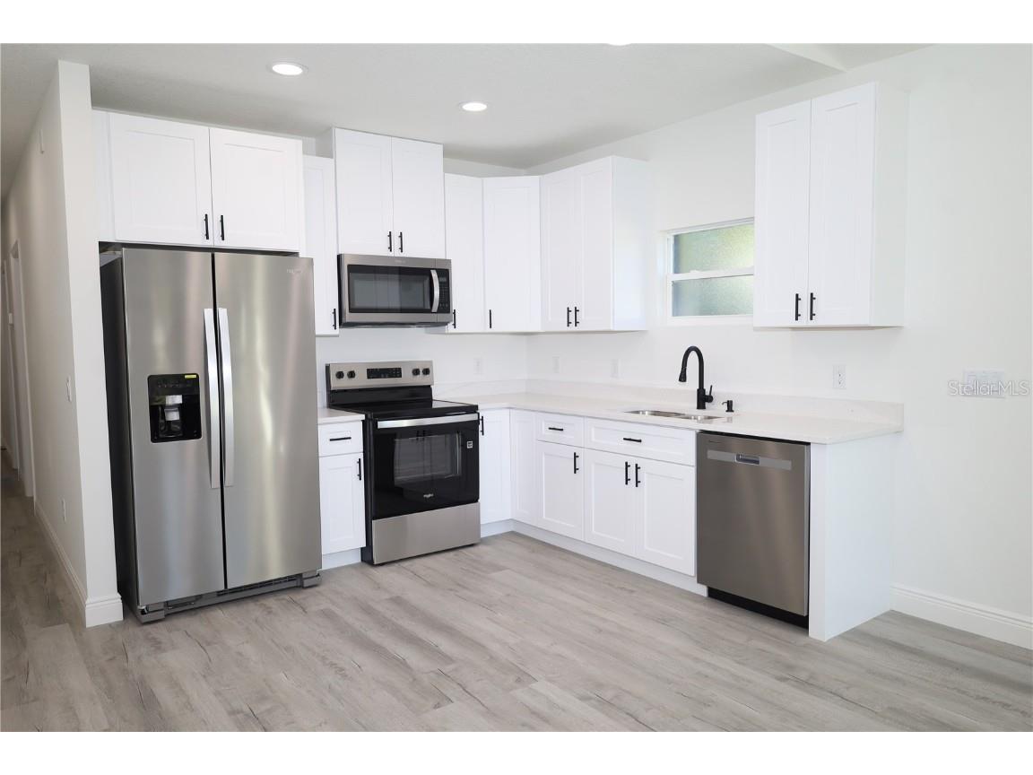 630 S Adelle Avenue Deland FL 32720 V4946245 image3