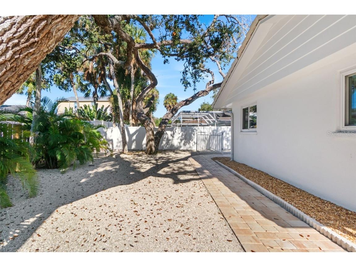 630 Venice Lane Sarasota FL 34242 A4669940 image58