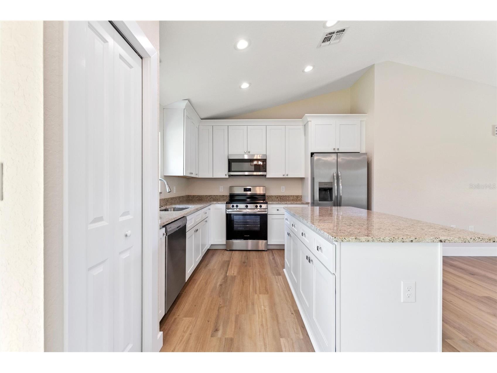 6301 Red Grange Boulevard Indian Lake Estates FL 33855 - LAKE WALK IN WATER P4938505 image11