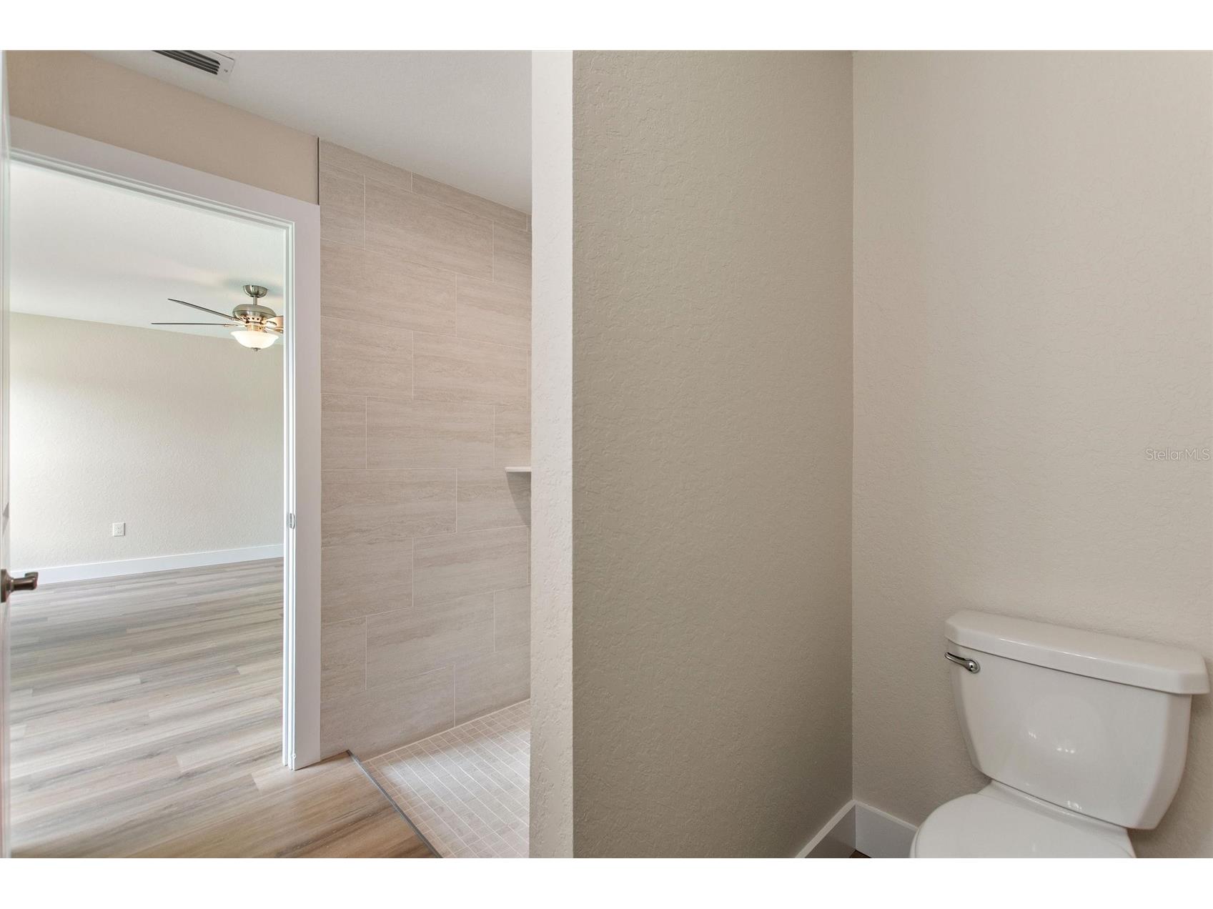6301 Red Grange Boulevard Indian Lake Estates FL 33855 - LAKE WALK IN WATER P4938505 image21