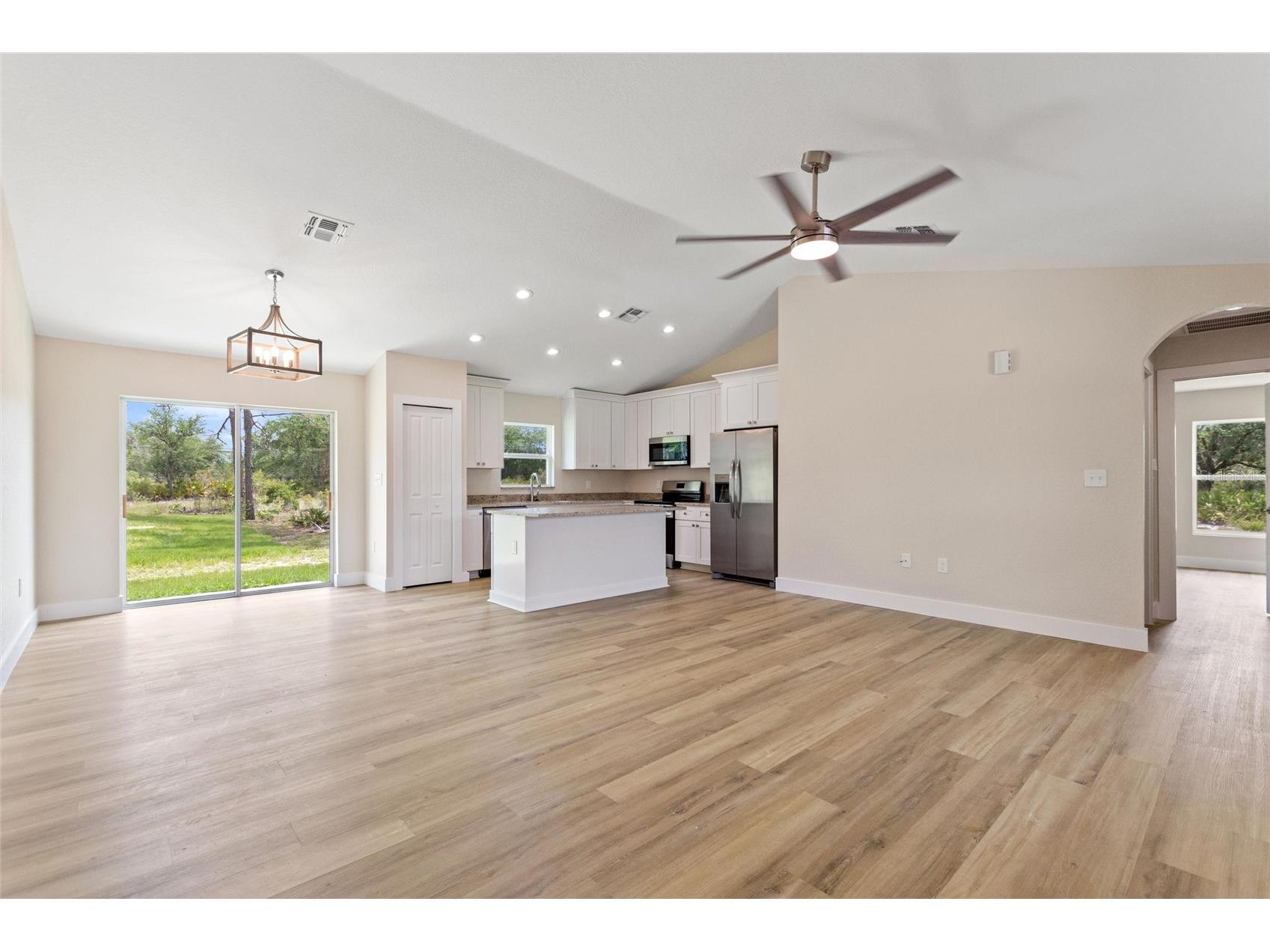 6301 Red Grange Boulevard Indian Lake Estates FL 33855 - LAKE WALK IN WATER P4938505 image6