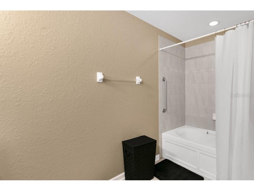 6302 Daysbrook Drive #104 Orlando FL 32835 O6410052 image12