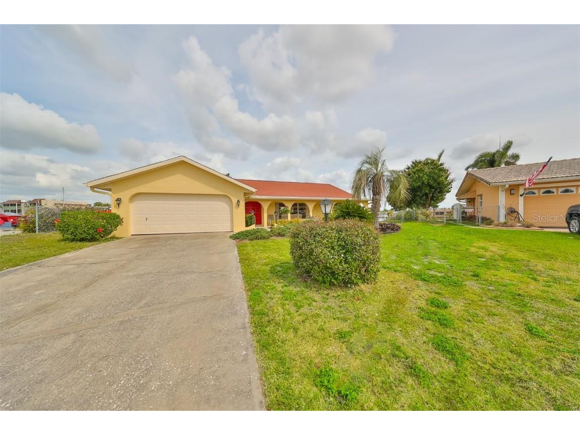6302 Lake Sunrise Drive Apollo Beach FL 33572 T3509049 image1