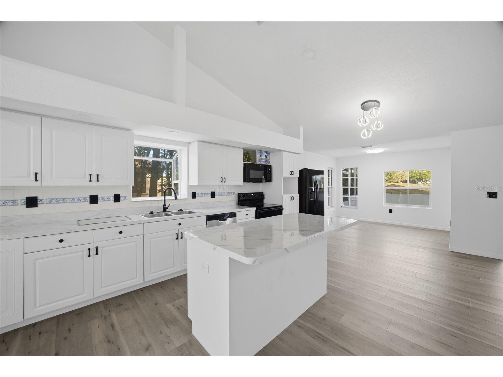 6302 Silver Oaks Drive Zephyrhills FL 33542 TB8468019 image8