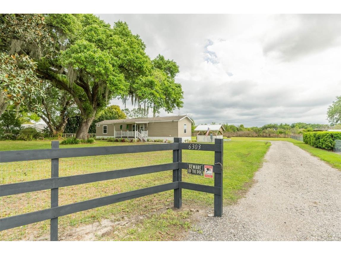 6303 Barton Road Plant City FL 33565 T3361573 image1