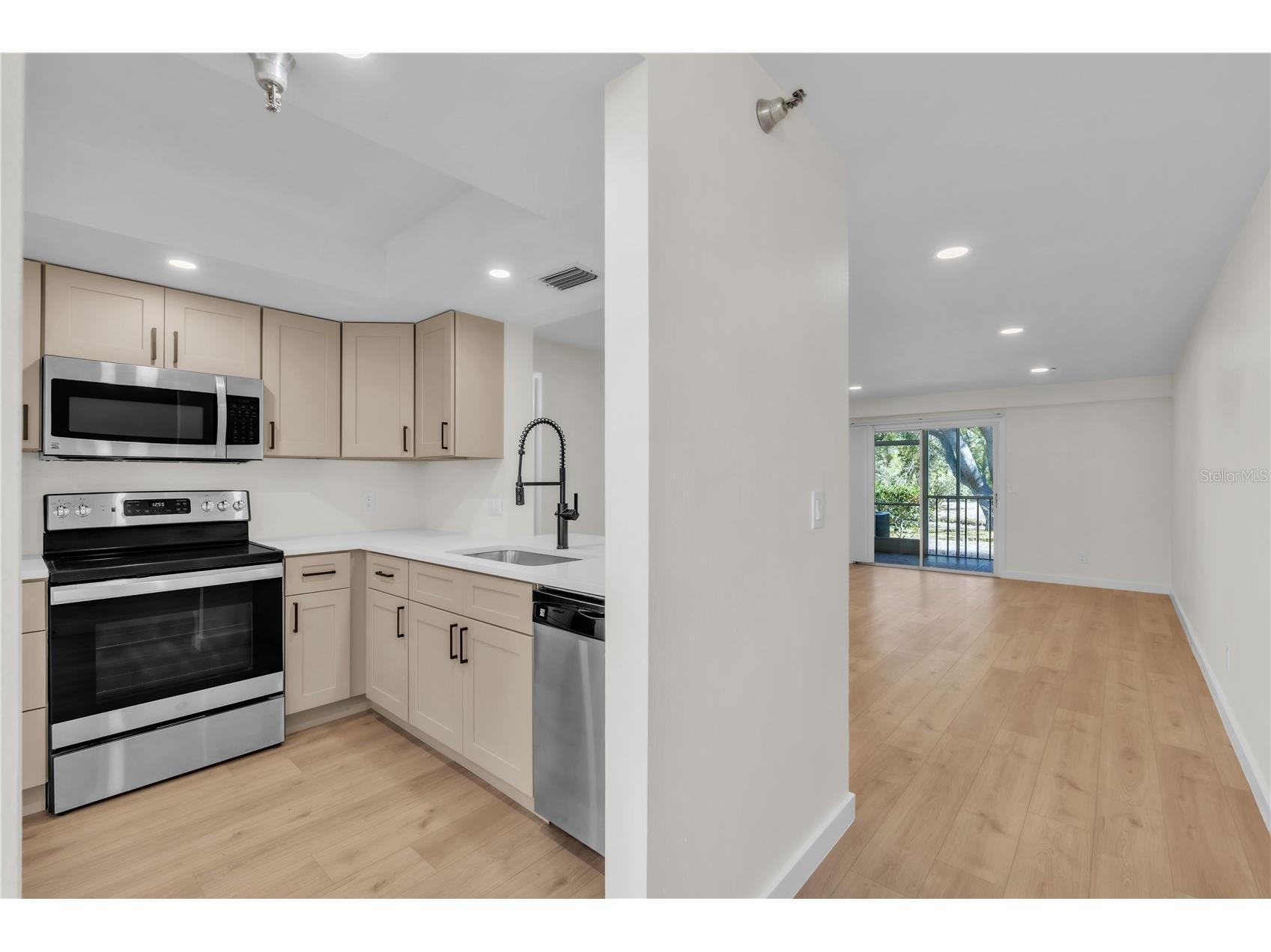 6304 Pointe West Boulevard #A107 Bradenton FL 34209 A4682293 image4
