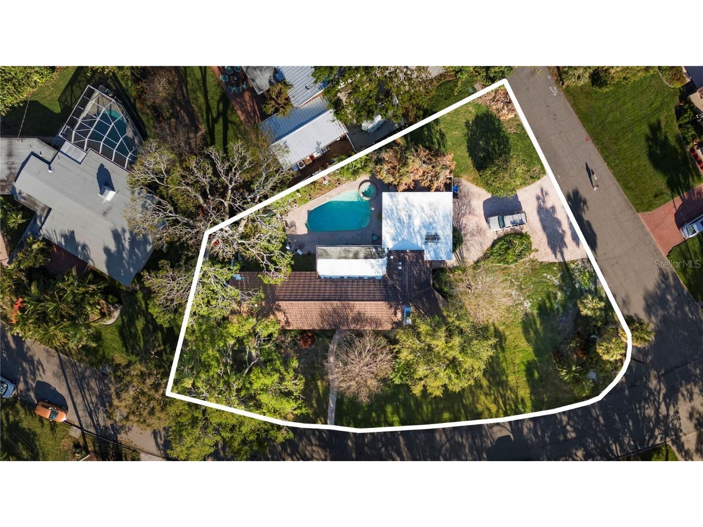 6305 Bahama Shores Drive S Saint Petersburg FL 33705 TB8363536 image1