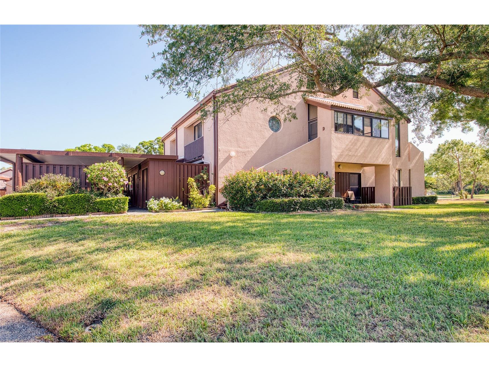 6305 Pelican Creek Crossing #D Saint Petersburg FL 33707 TB8503119 image1