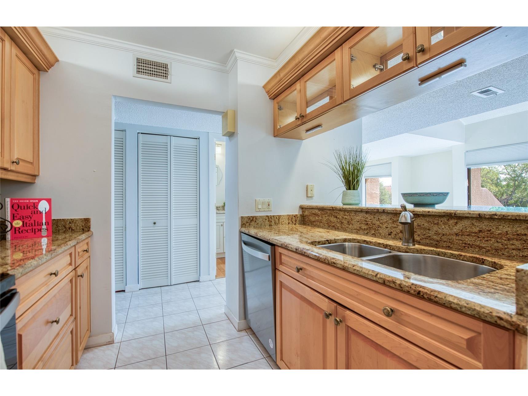 6305 Pelican Creek Crossing #D Saint Petersburg FL 33707 TB8503119 image5