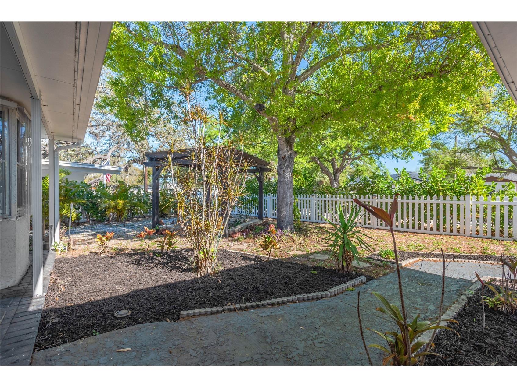 6305 S Selbourne Avenue Tampa FL 33611 TB8487194 image11