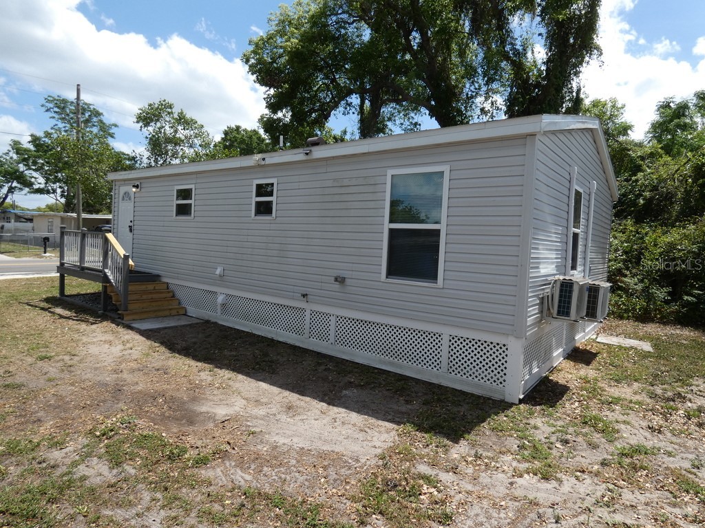 6307 20th Street Zephyrhills FL 33542 W7874293 image1