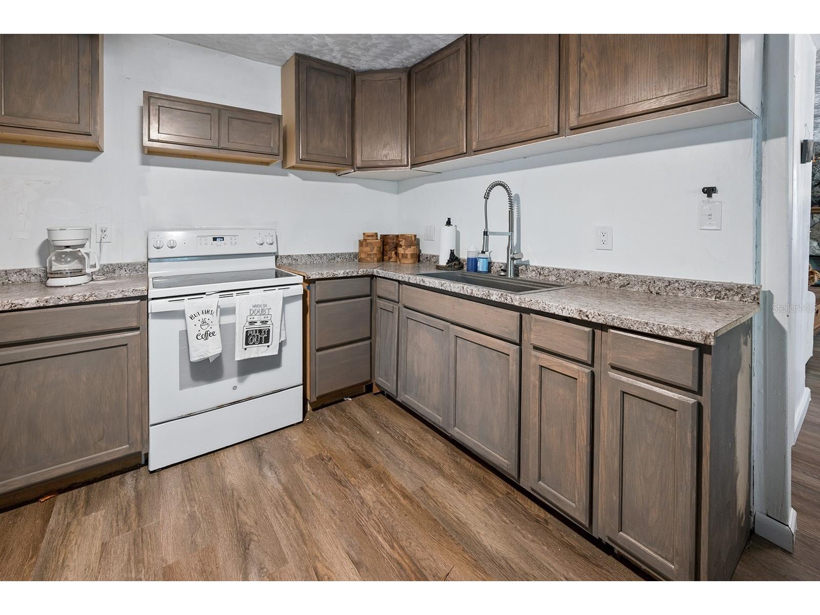 6308 Island Road Melrose FL 32666 - LAKE SANTA FE GC539187 image6