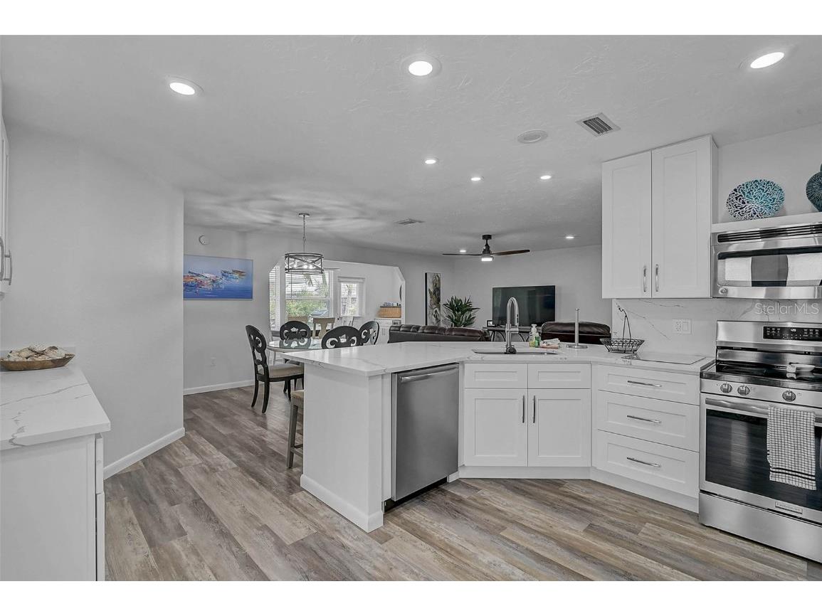 6308 Midnight Pass Road #6 Sarasota FL 34242 A4657483 image8