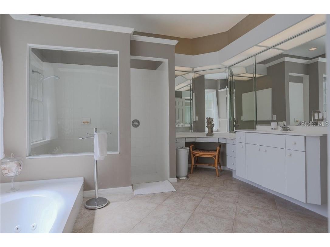 6308 Thorndon Circle University Park FL 34201 A4668307 image23