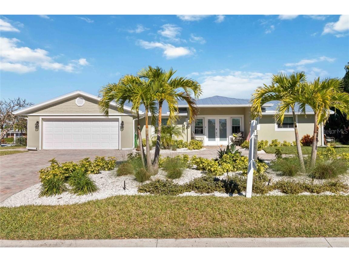 631 Dundee Lane Holmes Beach FL 34217 A4556219 image1