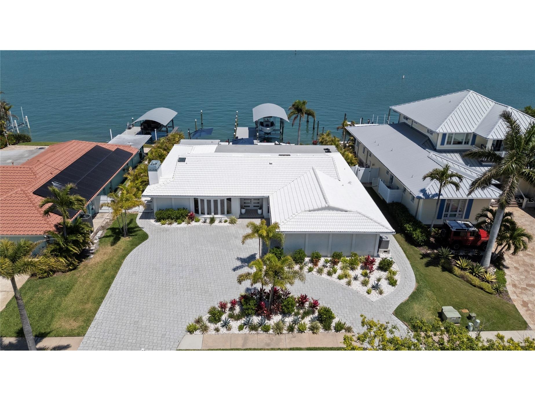631 Harbor Island Clearwater Beach FL 33767 TB8494006 image1