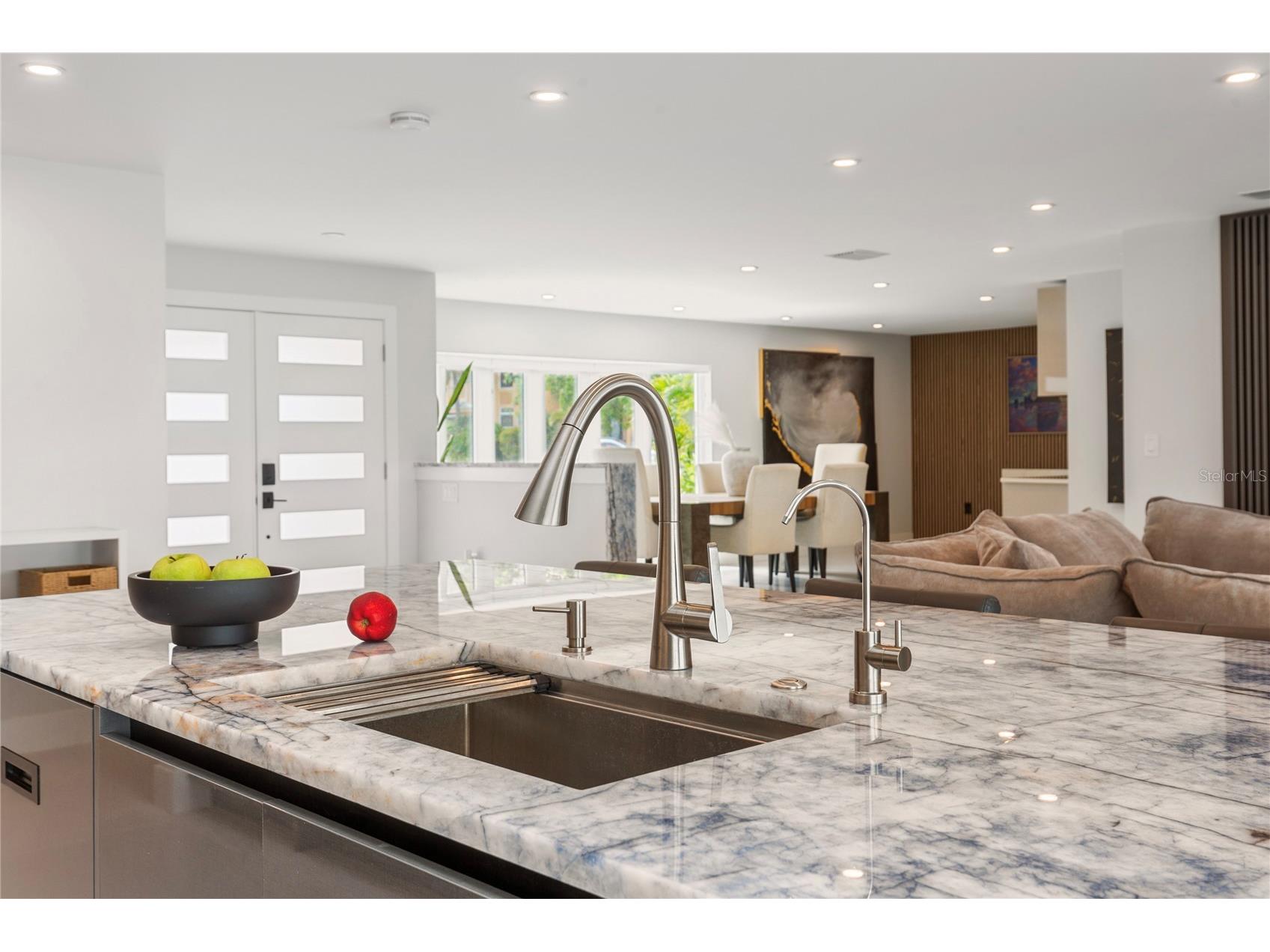 631 Harbor Island Clearwater Beach FL 33767 TB8494006 image14