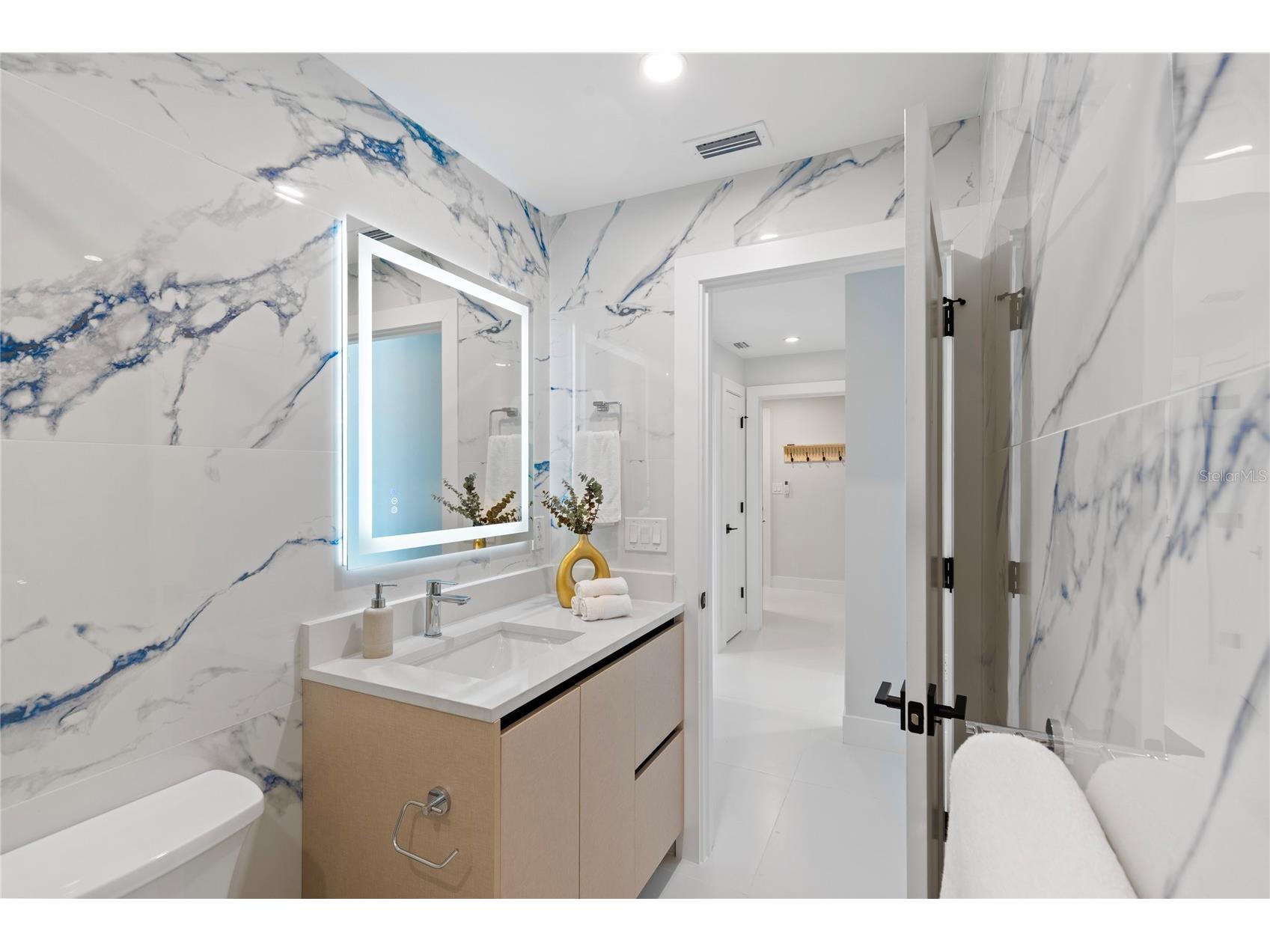 631 Harbor Island Clearwater Beach FL 33767 TB8494006 image30