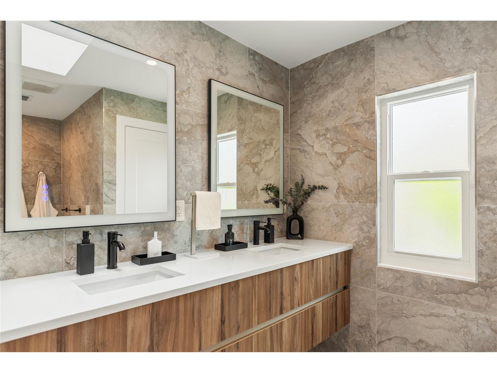 631 Harbor Island Clearwater Beach FL 33767 TB8494006 image73