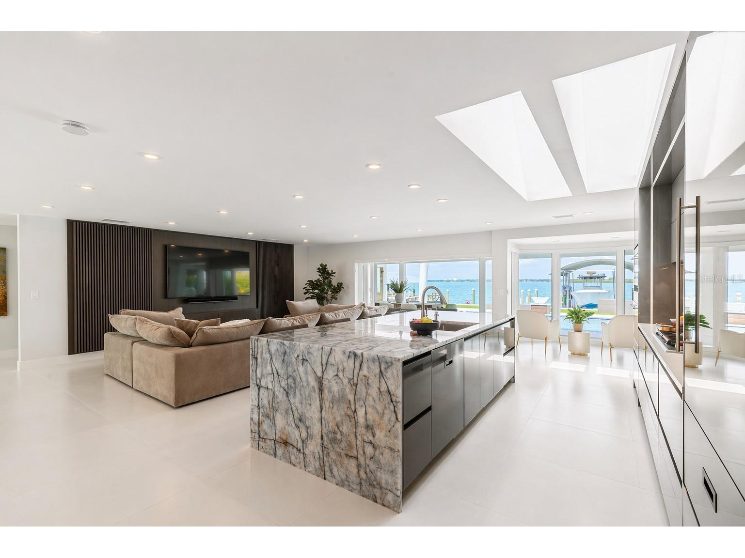631 Harbor Island Clearwater Beach FL 33767 TB8494006 image87