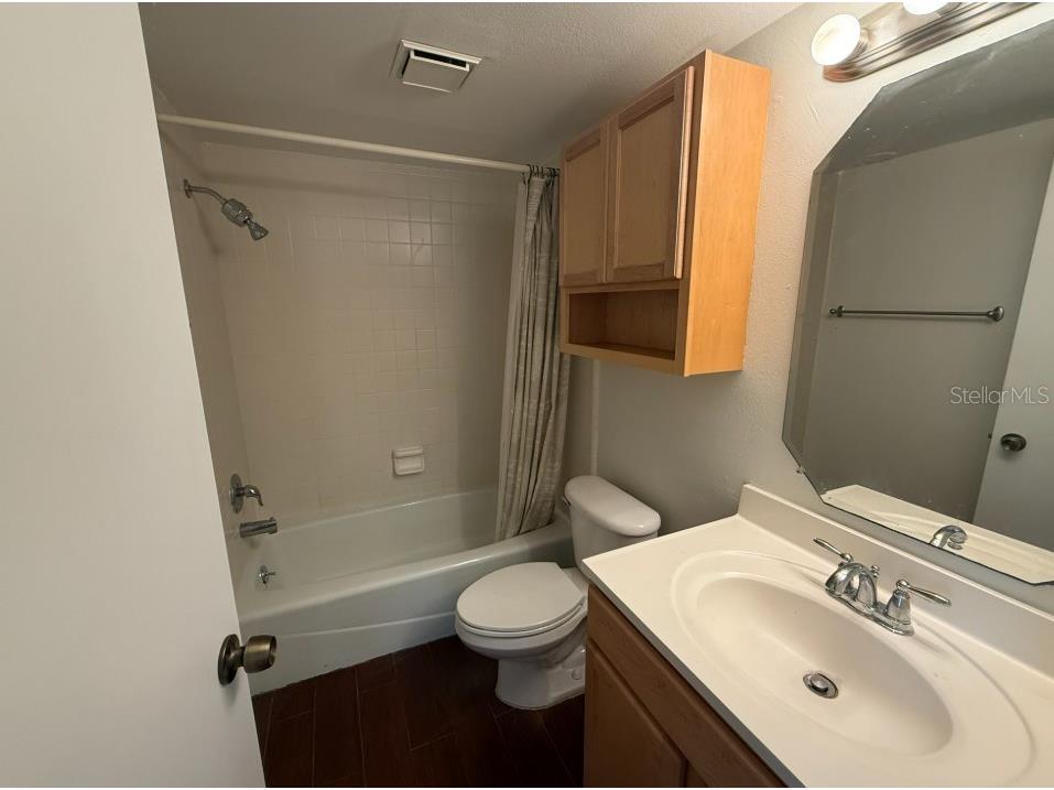 631 N Orange Avenue #104 Sarasota FL 34236 A4674980 image10