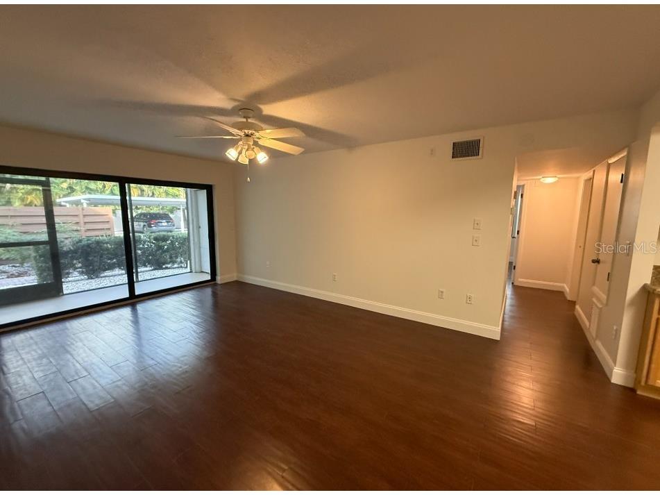 631 N Orange Avenue #104 Sarasota FL 34236 A4674980 image3