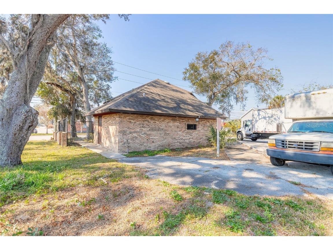 631 N Ridgewood Avenue Daytona Beach FL 32114 V4940828 image3
