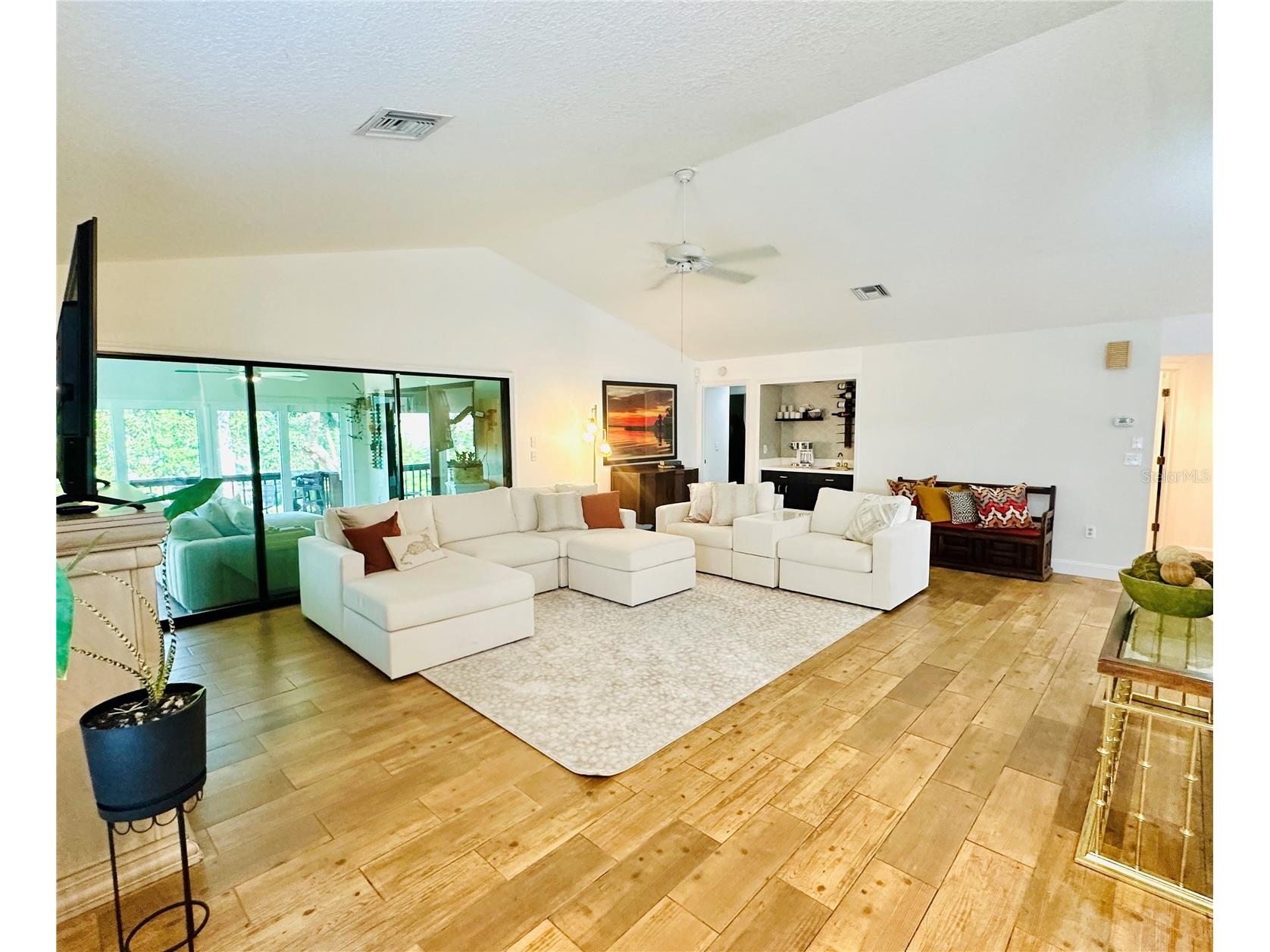 631 Sand Lake Court Mount Dora FL 32757 - LAKE DORA/ HARRIS CHAIN G5111931 image4