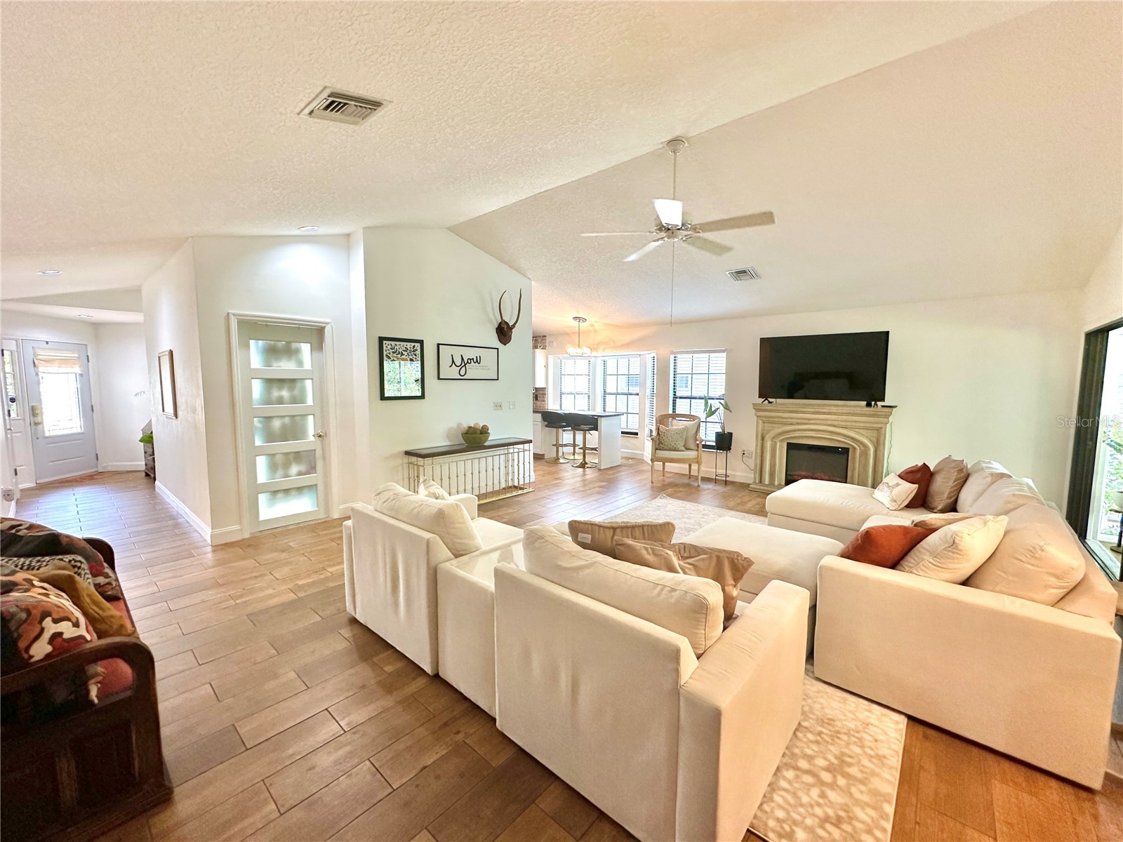 631 Sand Lake Court Mount Dora FL 32757 - LAKE DORA/ HARRIS CHAIN G5111931 image5