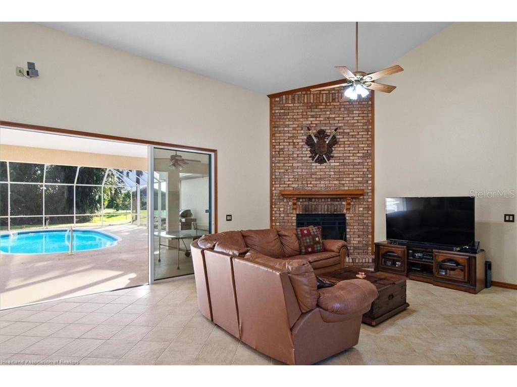 631 Sunset Pointe Drive Lake Placid FL 33852 L4957464 image4