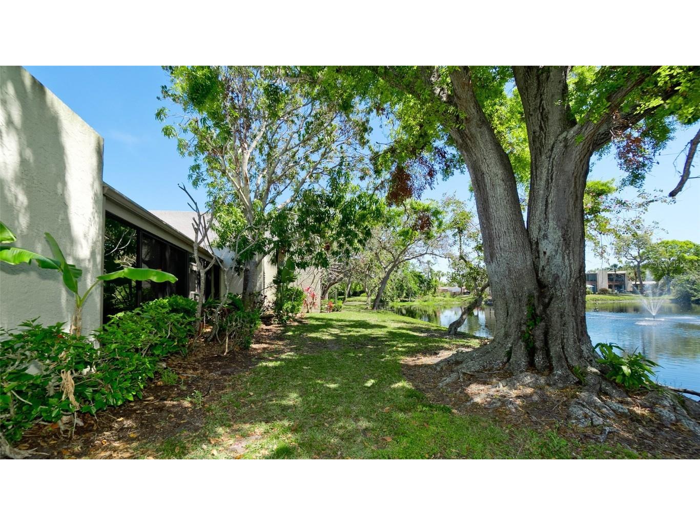 631 Woodlawn Drive Bradenton FL 34210 A4646527 image1