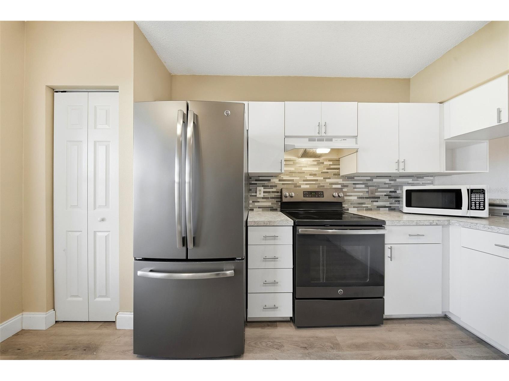 6311 99th Way N #11F Seminole FL 33708 TB8487938 image16