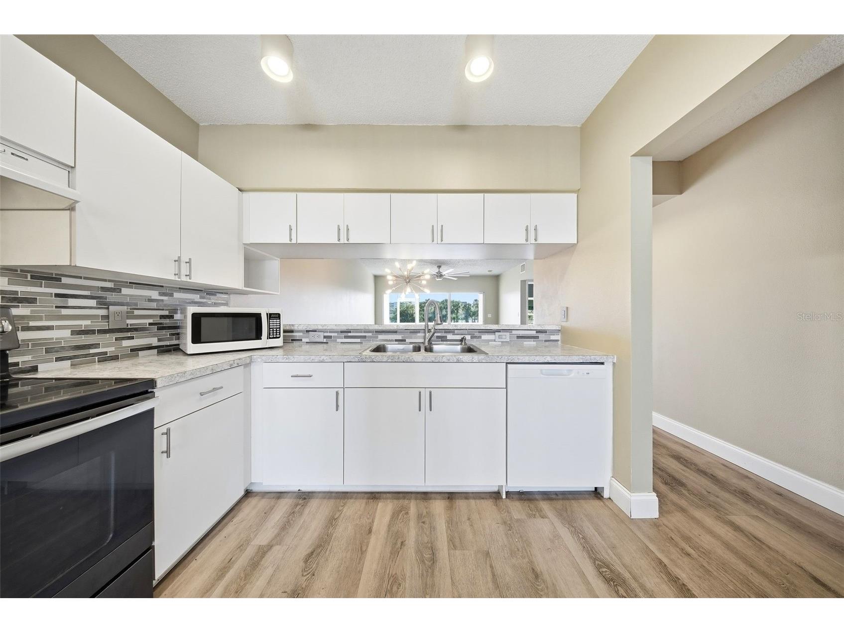 6311 99th Way N #11F Seminole FL 33708 TB8487938 image17