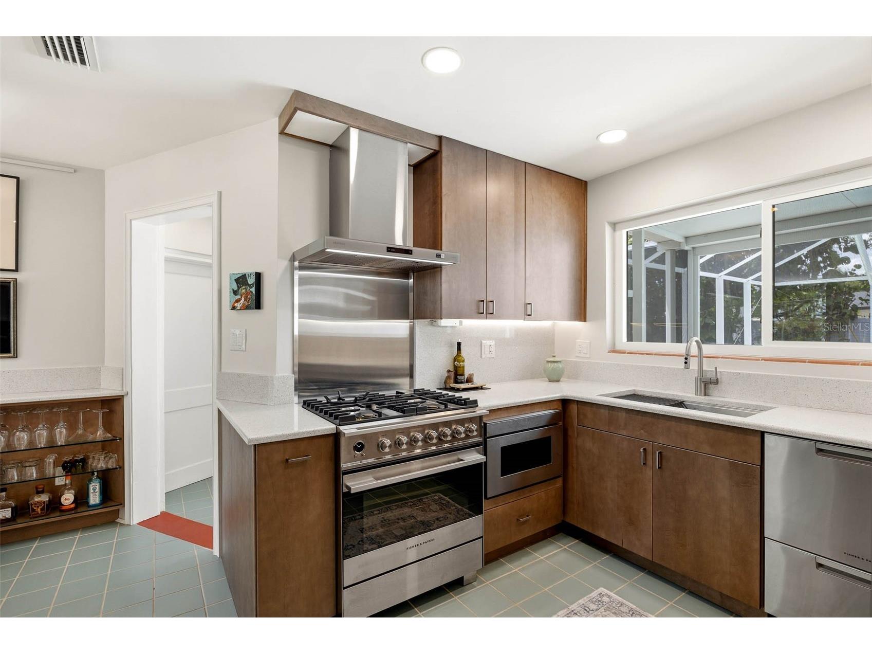 6311 Bahama Shores Drive S Saint Petersburg FL 33705 - TAMPA BAY A4695040 image28