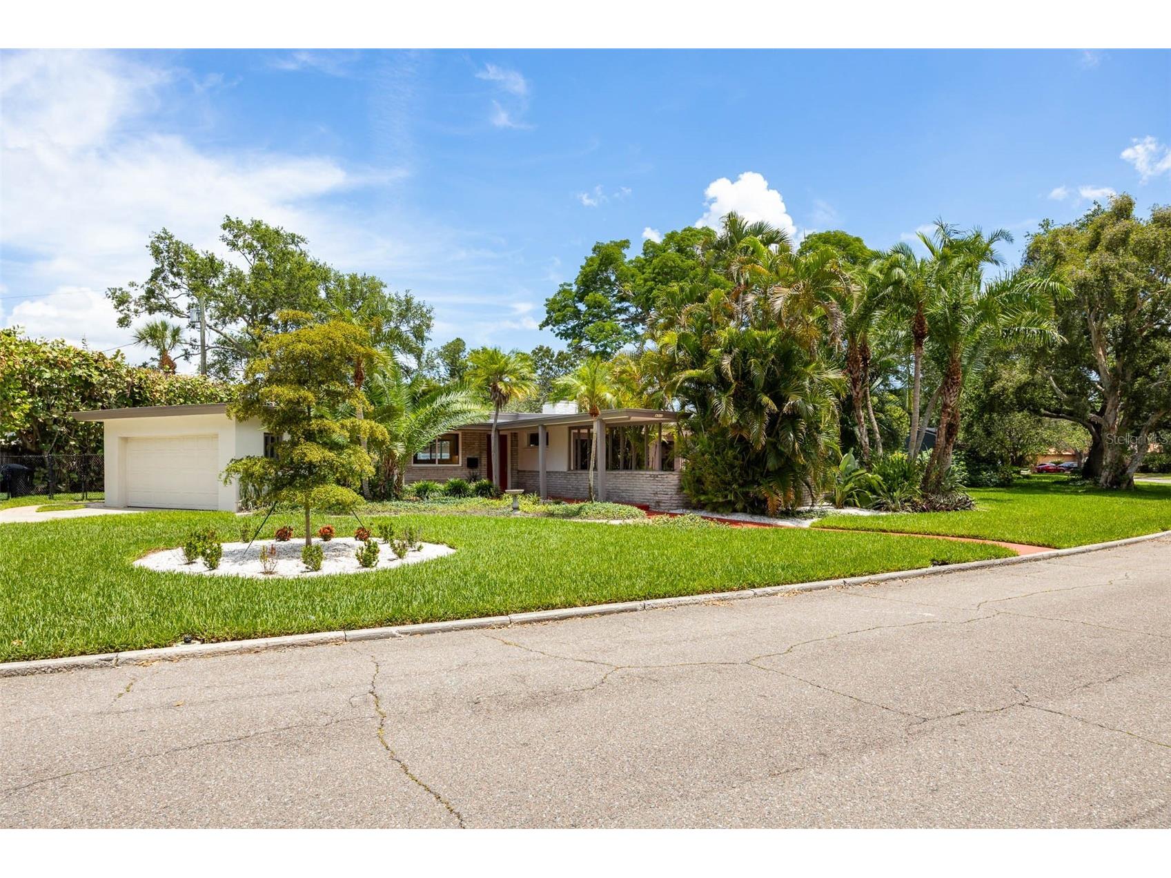 6311 Bahama Shores Drive S Saint Petersburg FL 33705 - TAMPA BAY A4695040 image4