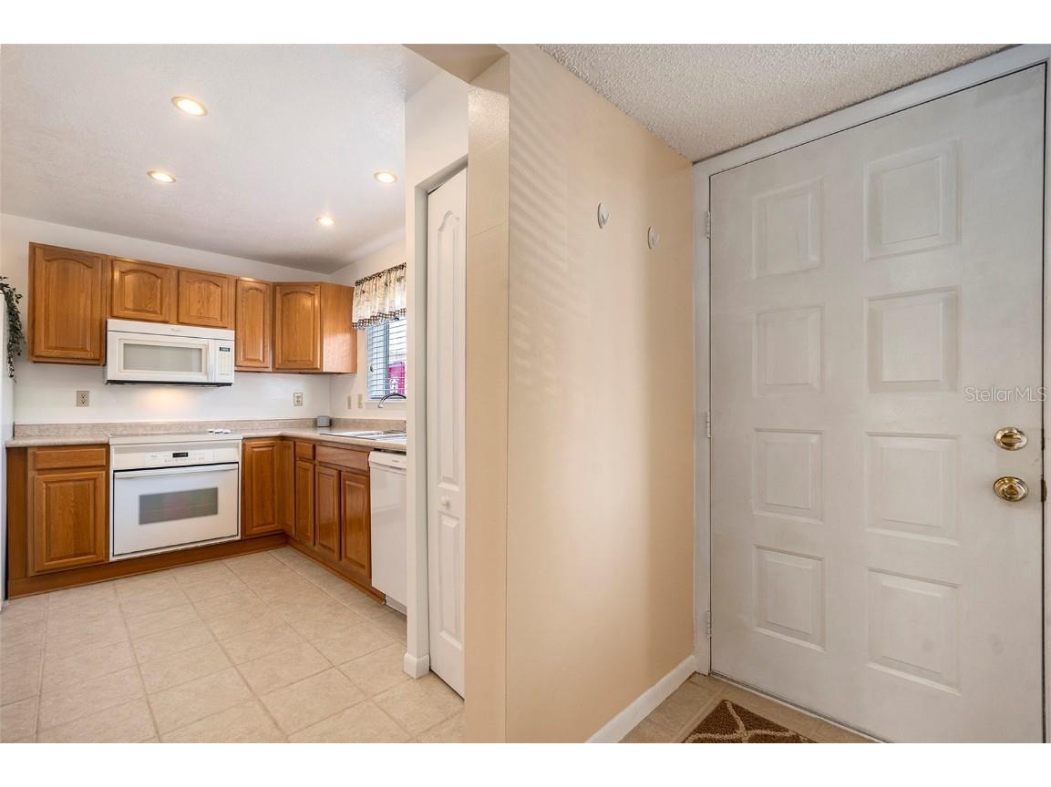 6311 Newtown Circle #11B2 Tampa FL 33615 TB8358182 image11