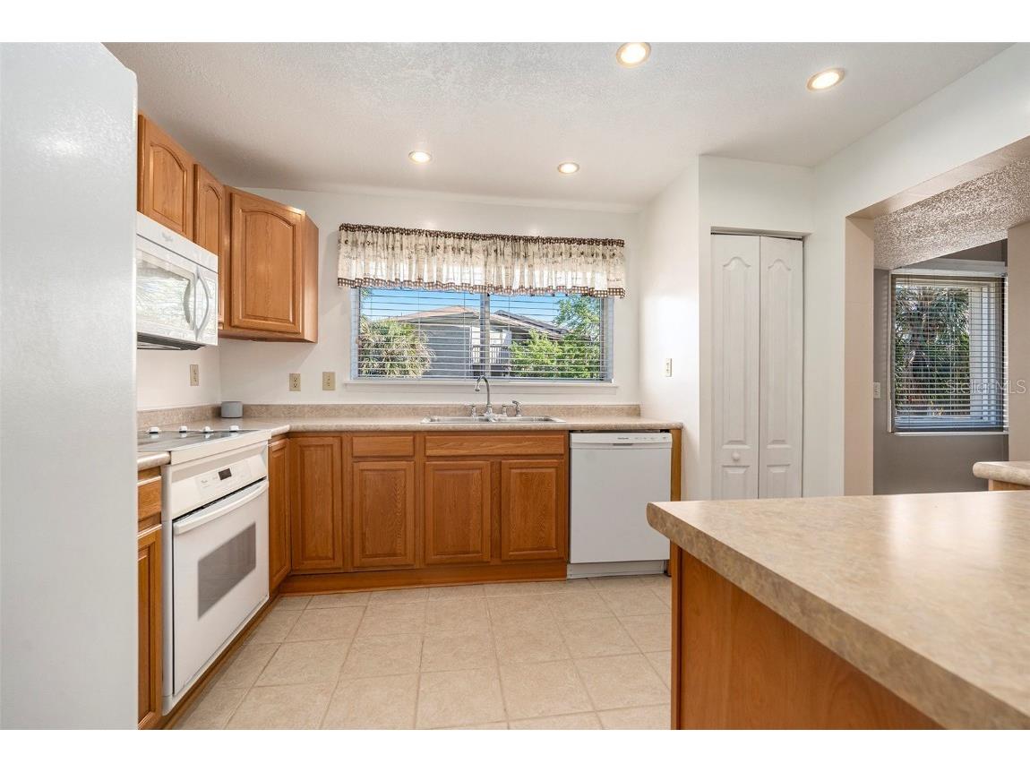 6311 Newtown Circle #11B2 Tampa FL 33615 TB8358182 image13