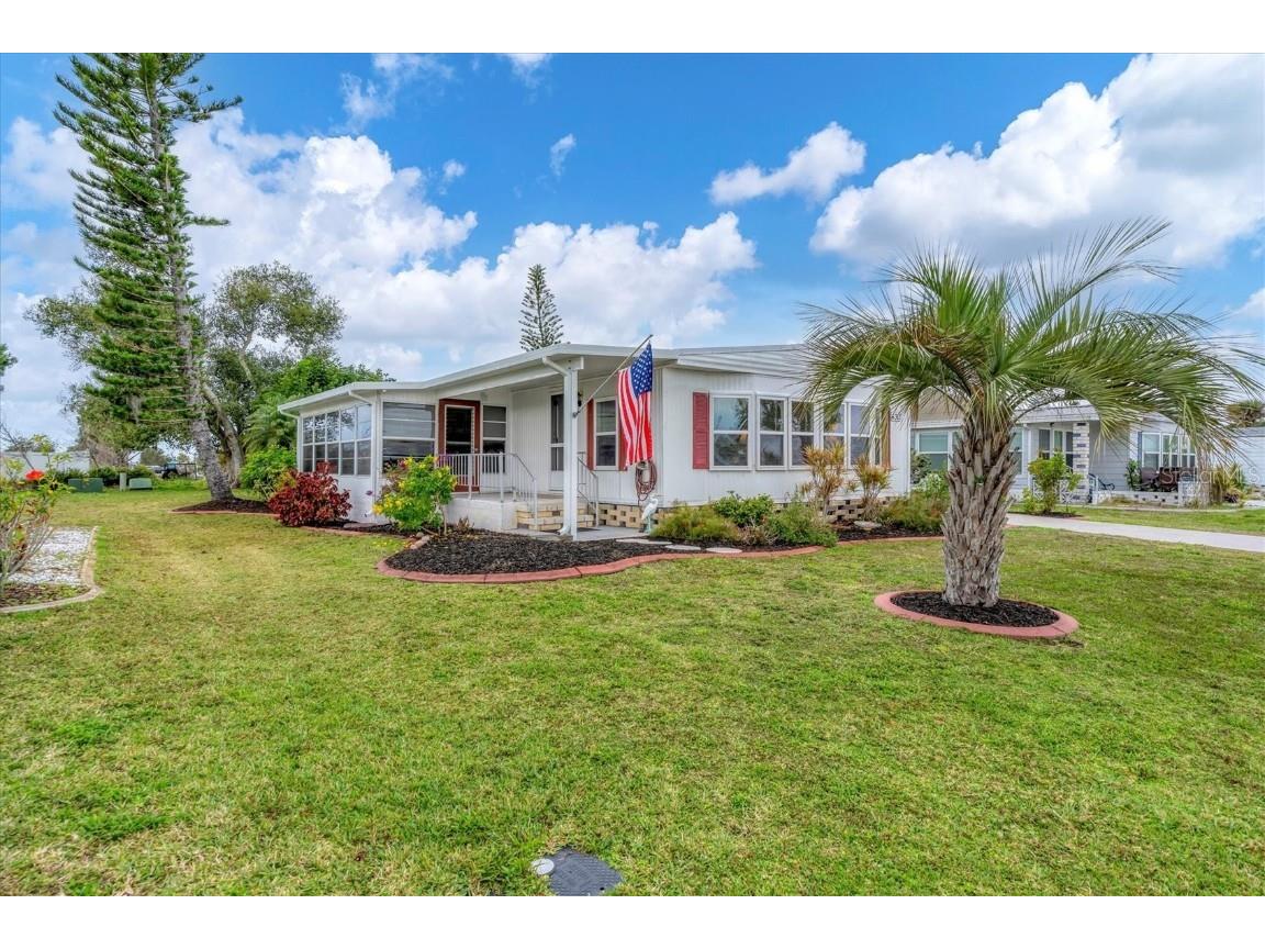 6311 Oriole Boulevard Englewood FL 34224 D6135379 image1