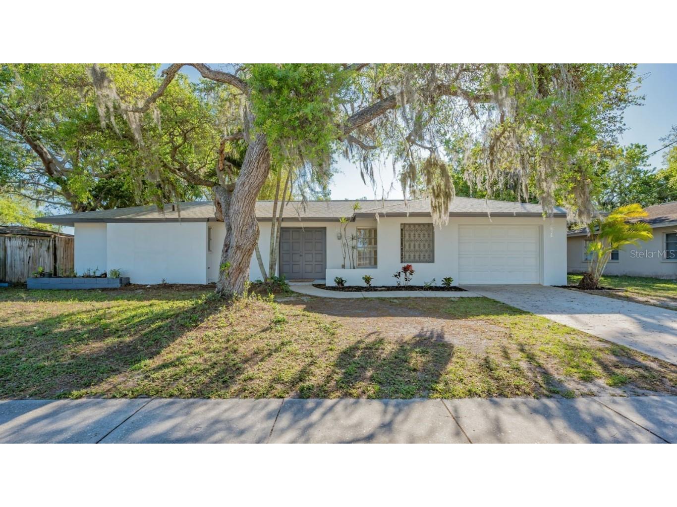 6311 S Lockwood Ridge Road Sarasota FL 34231 A4604008 image1