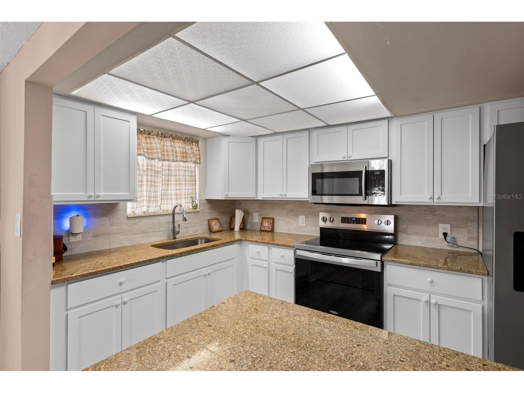 6314 Sebring Street Weeki Wachee FL 34607 - WEEKI WACHEE RIVER GULF TB8491669 image9