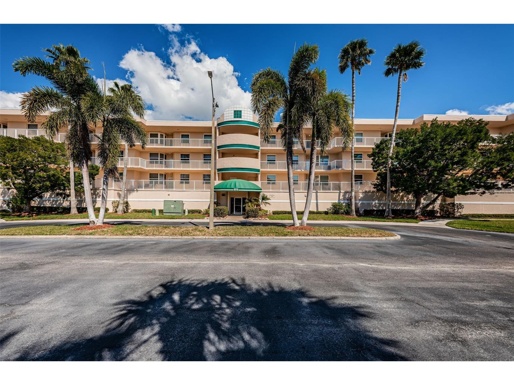 6315 Shoreline Drive #3305 Madeira Beach FL 33708 TB8444192 image1
