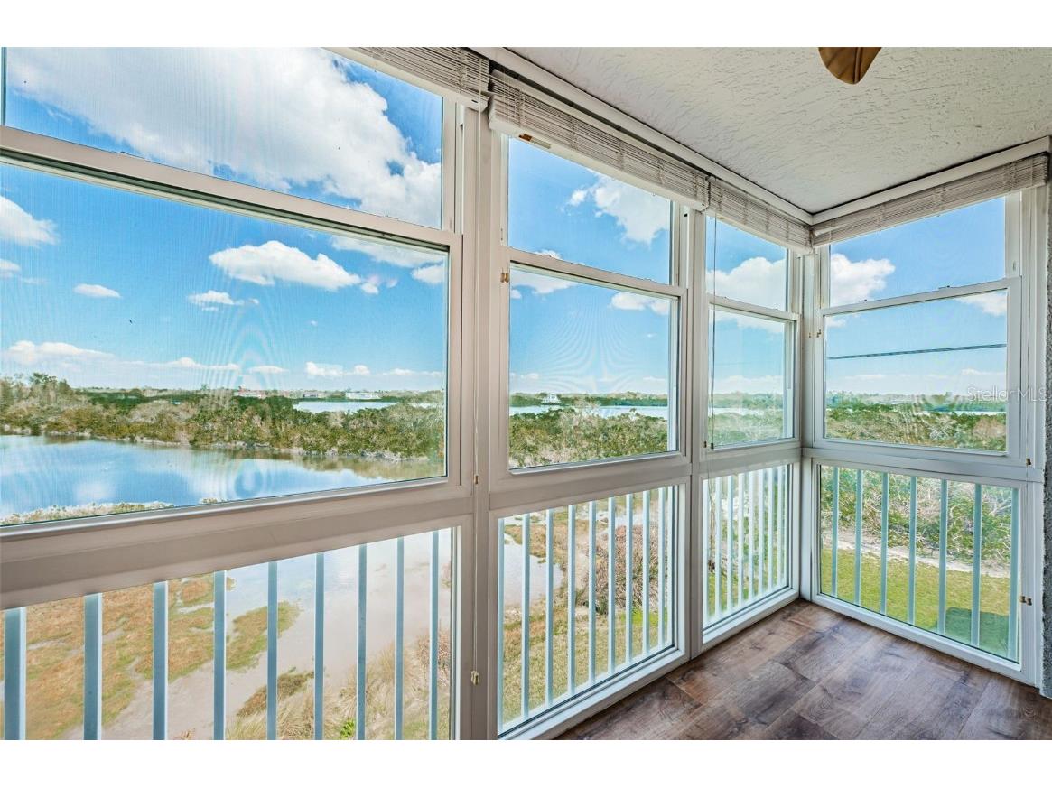 6315 Shoreline Drive #3305 Madeira Beach FL 33708 TB8444192 image3