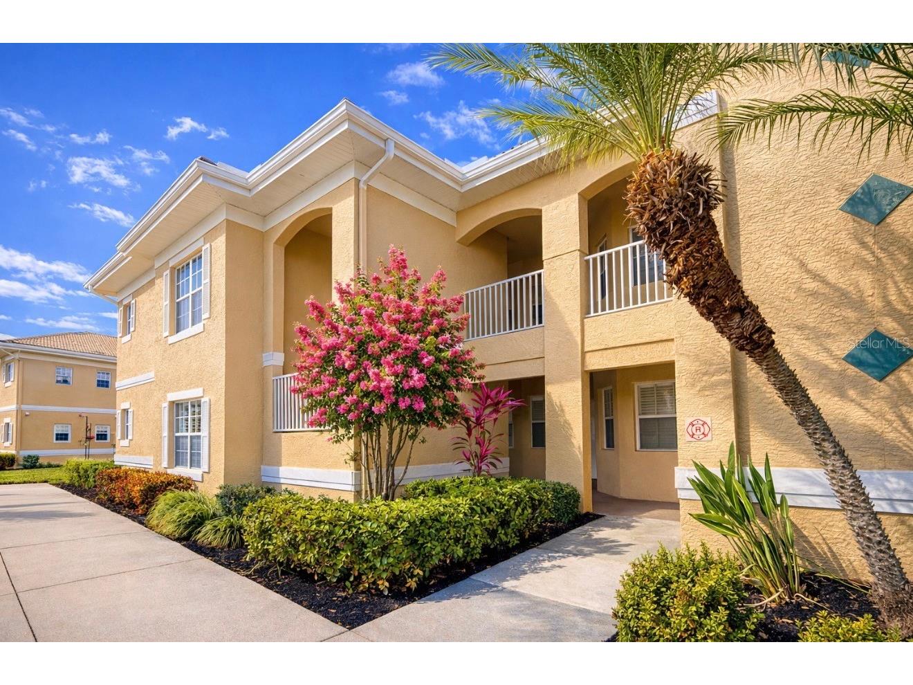 6318 Grand Oak Circle #201 Bradenton FL 34203 A4682157 image1