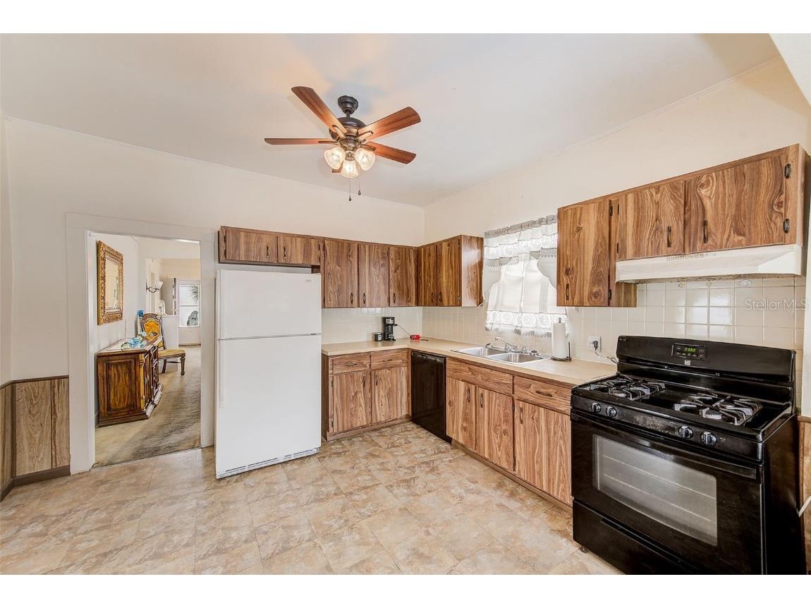 632 Cross Street Tarpon Springs FL 34689 TB8438161 image10