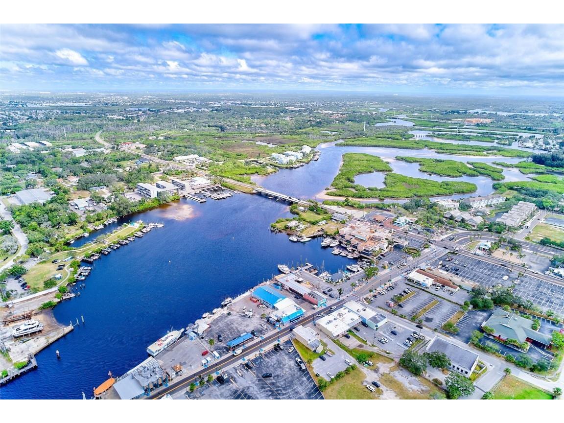 632 Cross Street Tarpon Springs FL 34689 TB8438161 image40