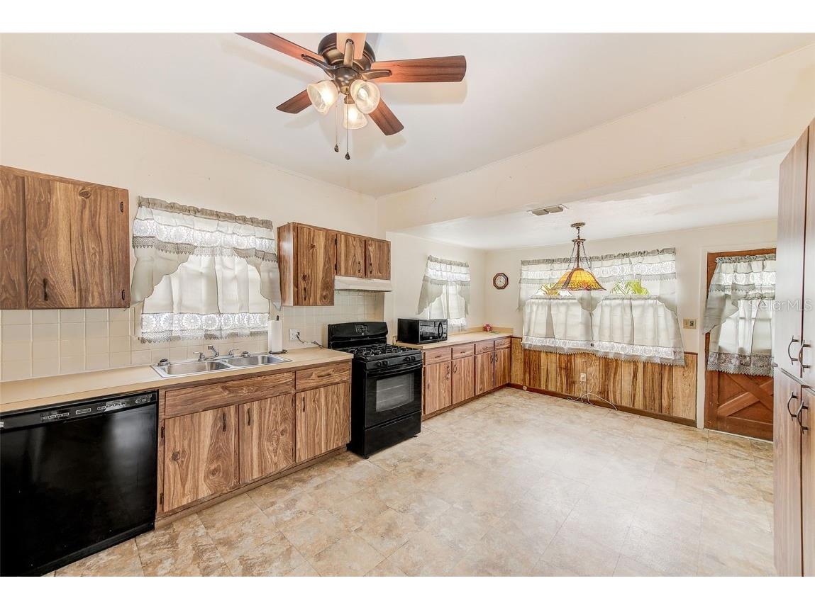 632 Cross Street Tarpon Springs FL 34689 TB8438161 image9