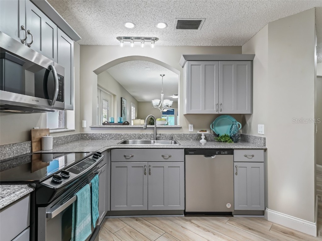 632 Delgado Avenue Lady Lake FL 32159 G5100434 image12