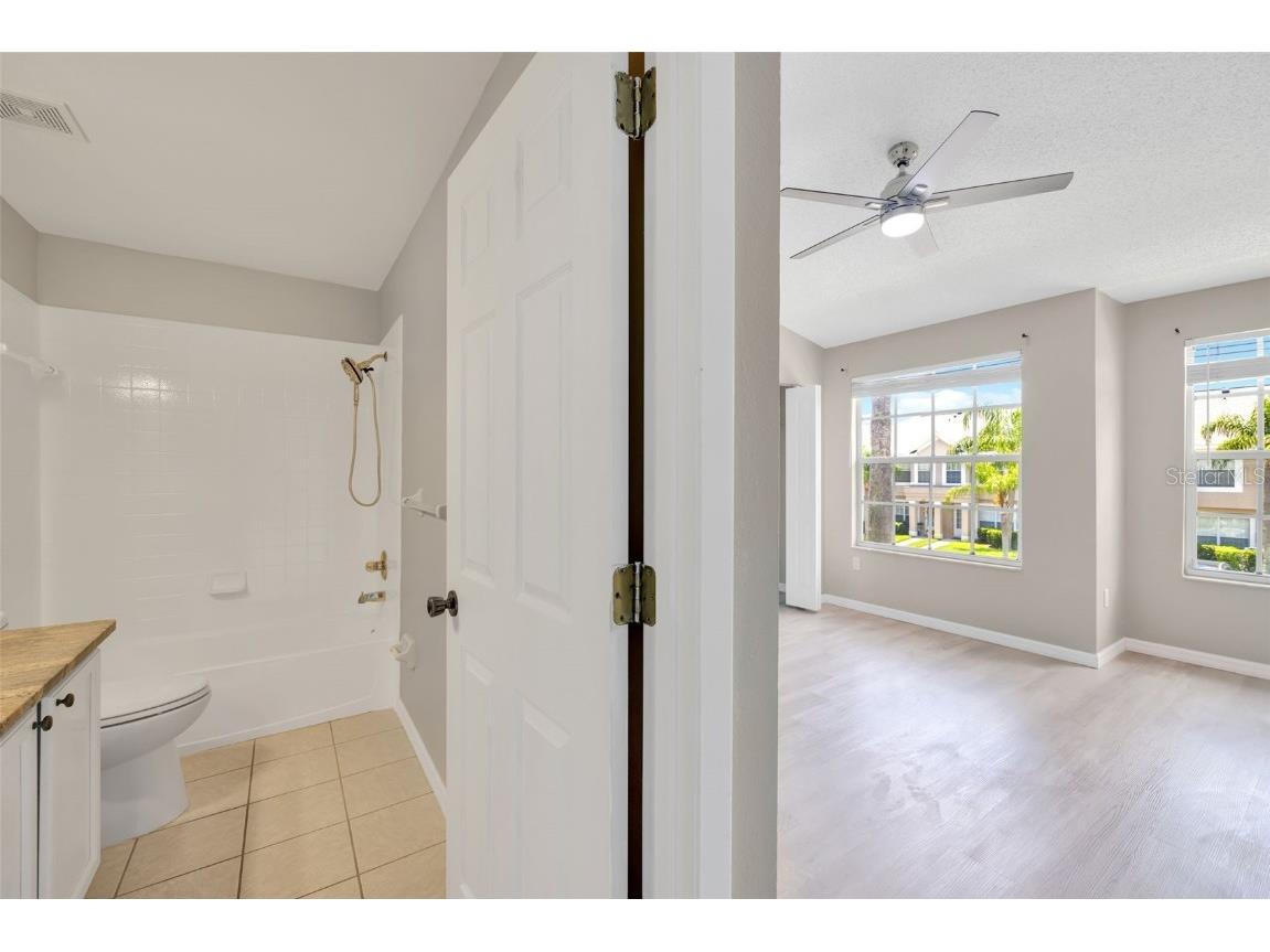 632 Kensington Lake Cir Brandon FL 33511 TB8454458 image21