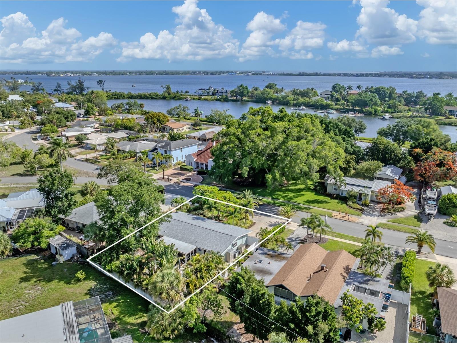 632 Park Drive Bradenton FL 34209 A4694732 image2